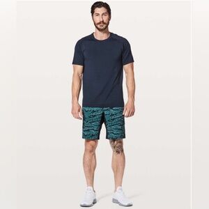 Lululemon T.H.E Linerless 9” Shorts Tiger Camo Multi Blue Size Men’s Medium